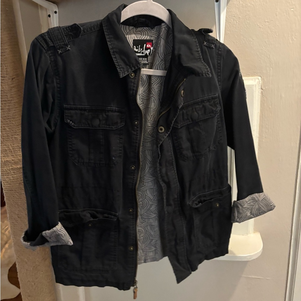 Quiksilver Black Jacket with Stylish Lining
